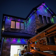 Beautiful-llumination-in-Montral-with-Gemstone-Lights-A-permanent-outdoor-lighting-solution 6